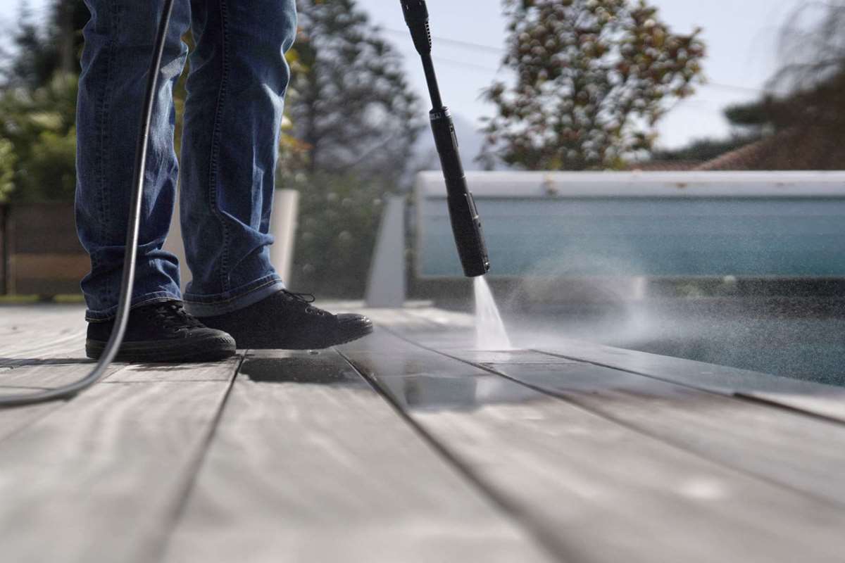 deck-power-washing-Bolingbrook-cleaning